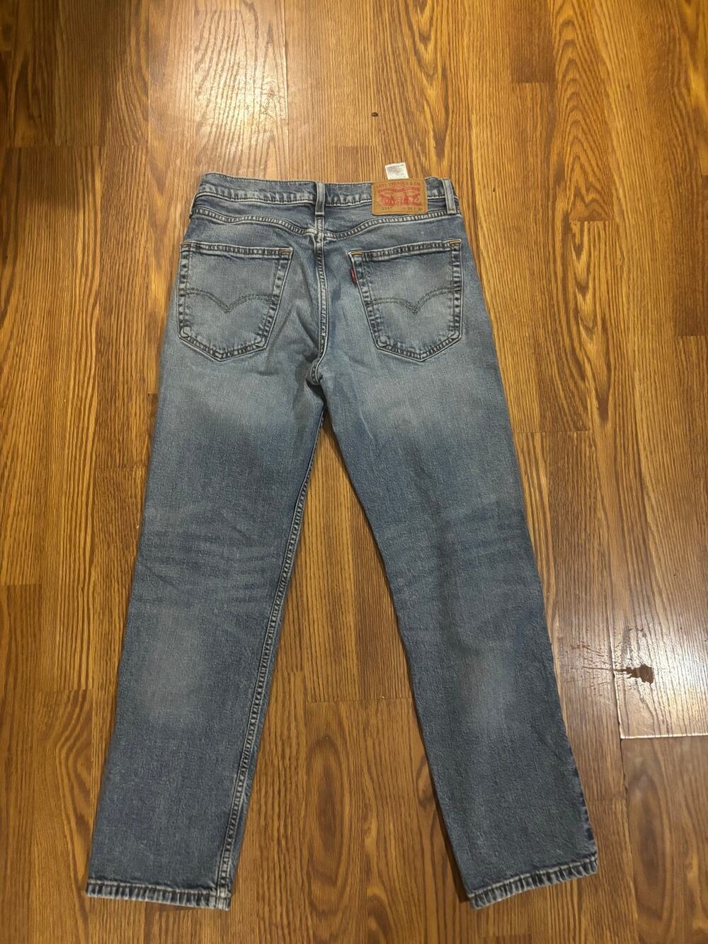 Levi’s 514 Light Wash Straight Leg Casual Everyday Basic Denim Jeans